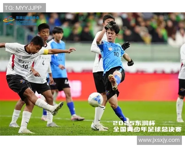 石家庄足球明星的成长之路与梦想追逐的精彩故事 石家庄足球明星的成长之路与梦想追逐的精彩故事