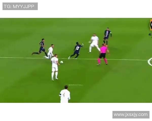 足球明星意外被困单人床引发网友热议背后的趣事揭秘 足球明星意外被困单人床引发网友热议背后的趣事揭秘