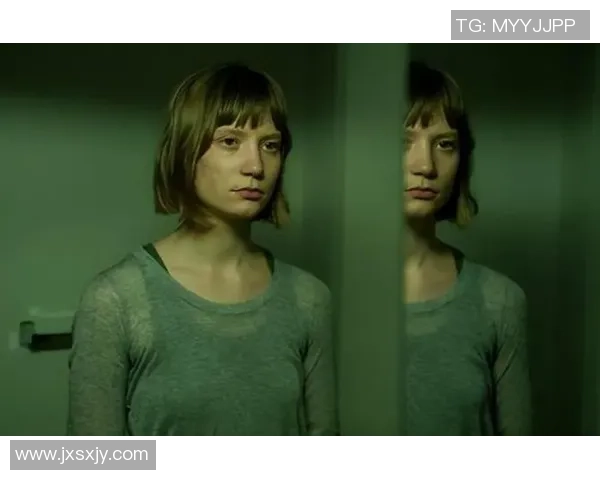 足球明星也有烦恼碎屏手机背后的真实故事与生活挑战 足球明星也有烦恼碎屏手机背后的真实故事与生活挑战